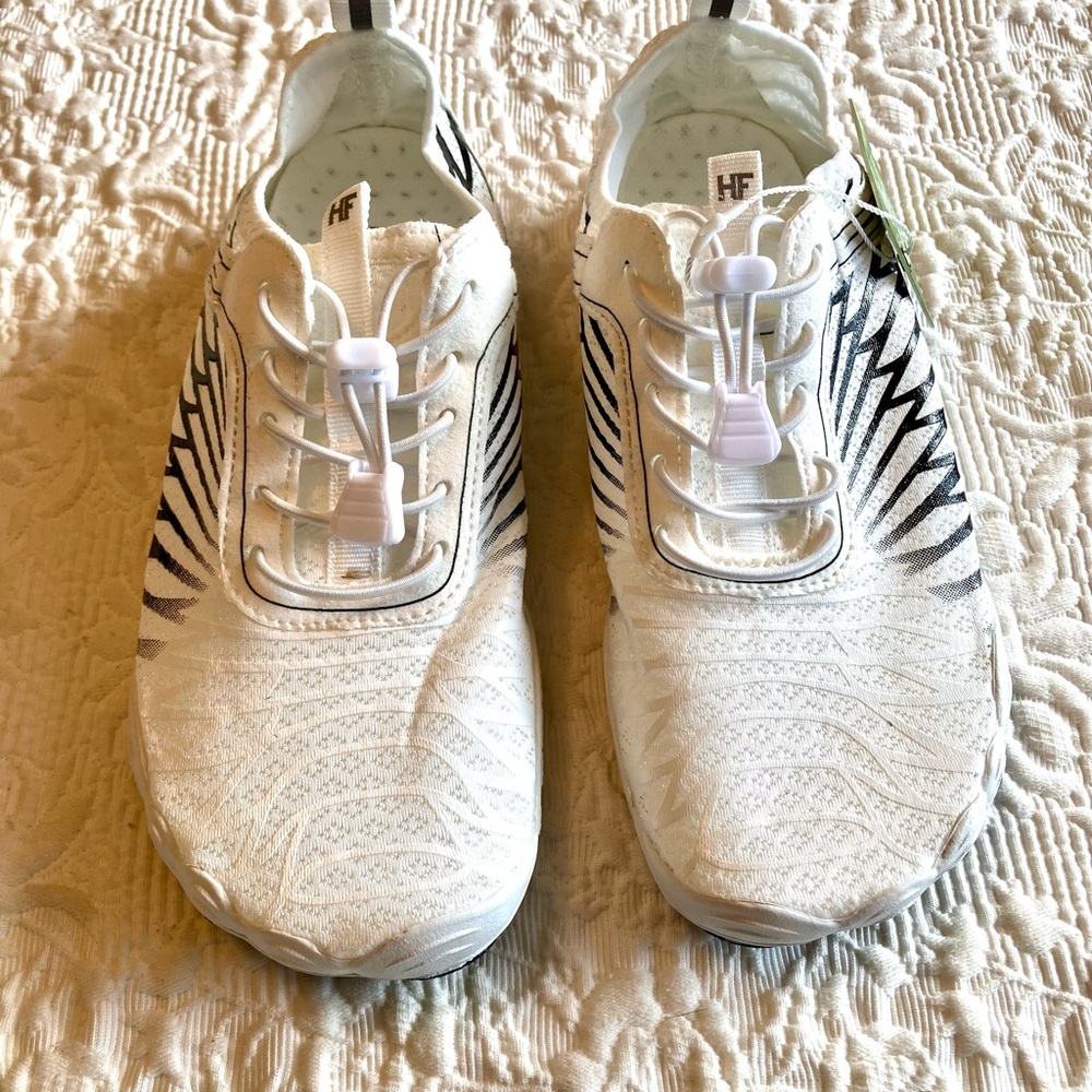 NWT Women’s HIKE Footwear - Picture 15 of 15